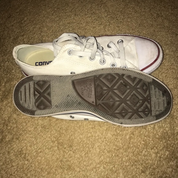 Converse low rise tennis shoes - Picture 2 of 4
